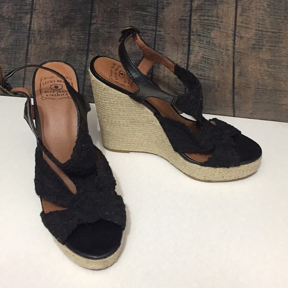 Lucky brand shoe 9.5M embossed black heel 5"